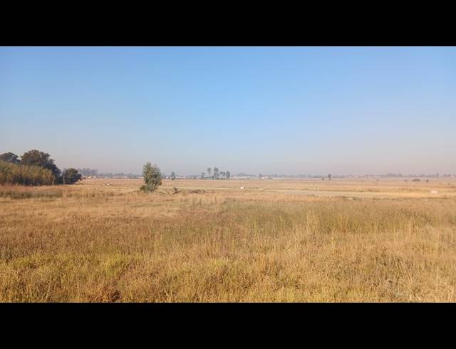 9,100M² VACANT LAND FOR SALE IN UNITAS PARK